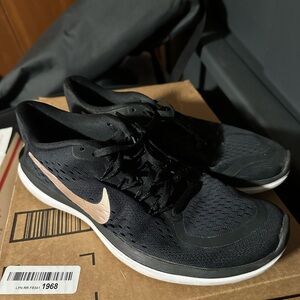 Women’s Nike shoes